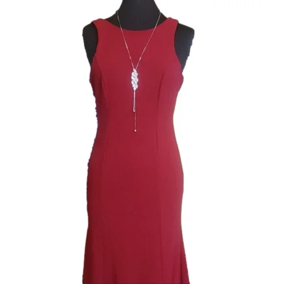 𝅺Stunning Ball Dress, Wine Red, Sequin Hearts - Picture 3 of 12